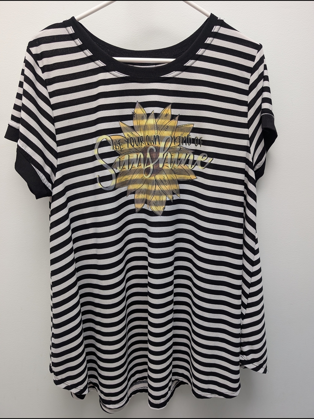 🌻 LuLaRoe "Be Your Own Kind of Sunshine" Striped T-Shirt - Size L 🌻